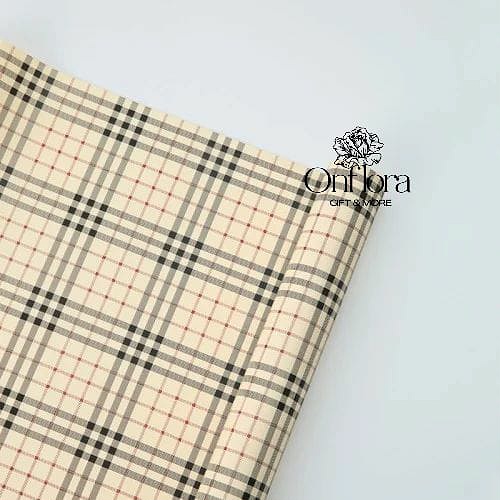 تغليف ورقي بني مربعات هندسيه كلاسيك