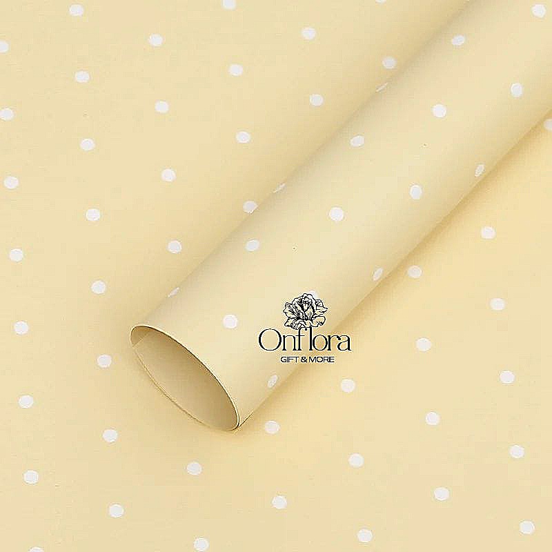 [6] تغليف ورق اصفر نقاط بيضاء دائريه صغيره