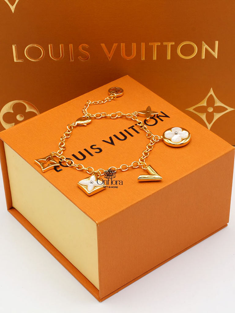 اسواره لويس فيتون ملتي بنتدنت طبق الأصل درجه أولى (بدون ملحقات, بدون تنسيق)