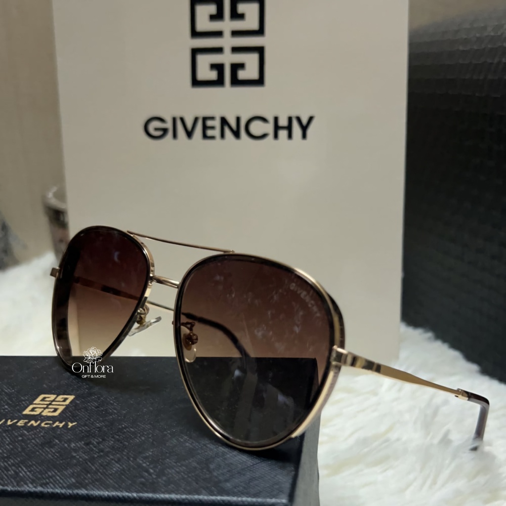 نظارة جيفنشي (بدون ملحقات, بدون تنسيق)