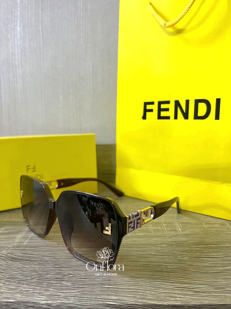 نظارة فندي  (بدون ملحقات, بدون تنسيق)