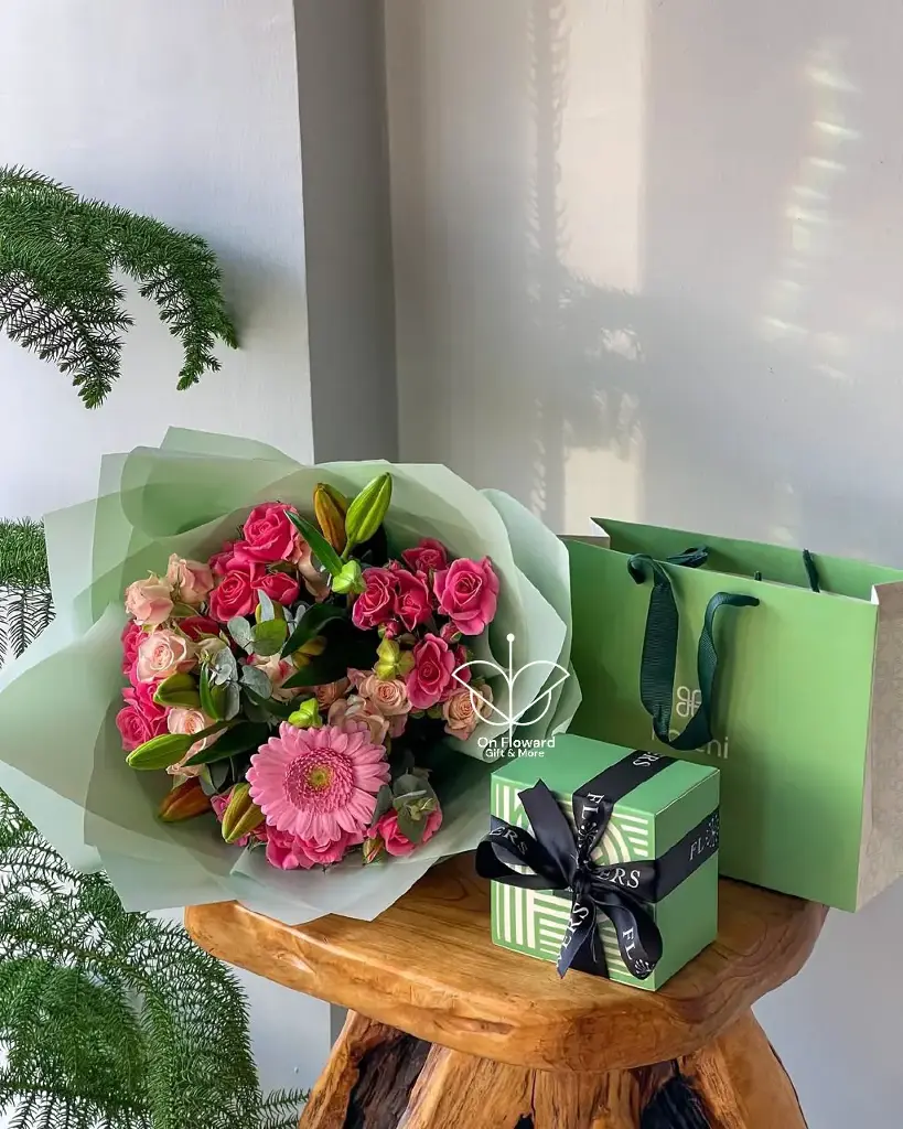 تنسيق باقه فقط بدون هدايا جانبيه ❕️
(بإمكانك تعديل خصائص الهديه المعروضه و أضافة الهدايا الجانبيه ان أردت ✅️ )*