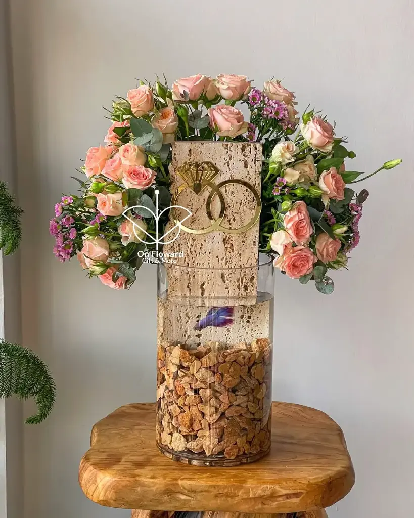 تنسيق فازه فقط بدون هدايا جانبيه ❕️
(بإمكانك تعديل خصائص الهديه المعروضه و أضافة الهدايا الجانبيه ان أردت ✅️ )*