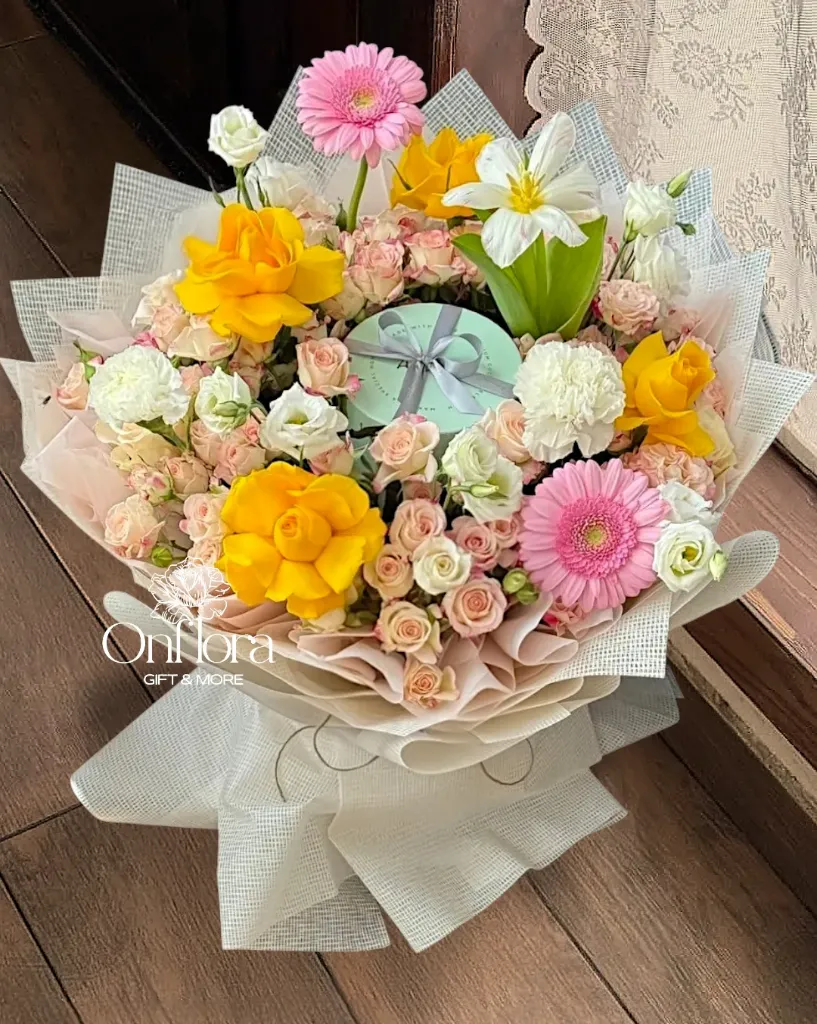 تنسيق باقة ورد فقط بدون هدايا جانبيه ❕️
(بإمكانك تعديل خصائص الهديه المعروضه و أضافة الهدايا الجانبيه ان أردت ✅️ )*