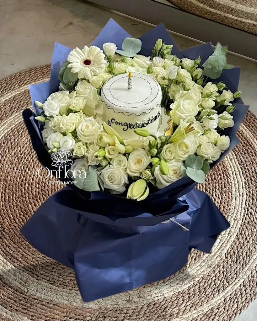 تنسيق باقة ورد فقط بدون هدايا جانبيه ❕️
(بإمكانك تعديل خصائص الهديه المعروضه و أضافة الهدايا الجانبيه ان أردت ✅️ )*