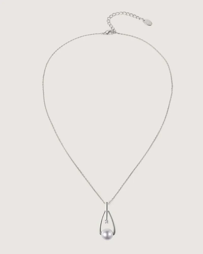 توفير سلسال نسائي ملفت باللون الفضي من زايروس خلال ساعه أو ربما أقل مناسب جداً لتقديمة كهديه