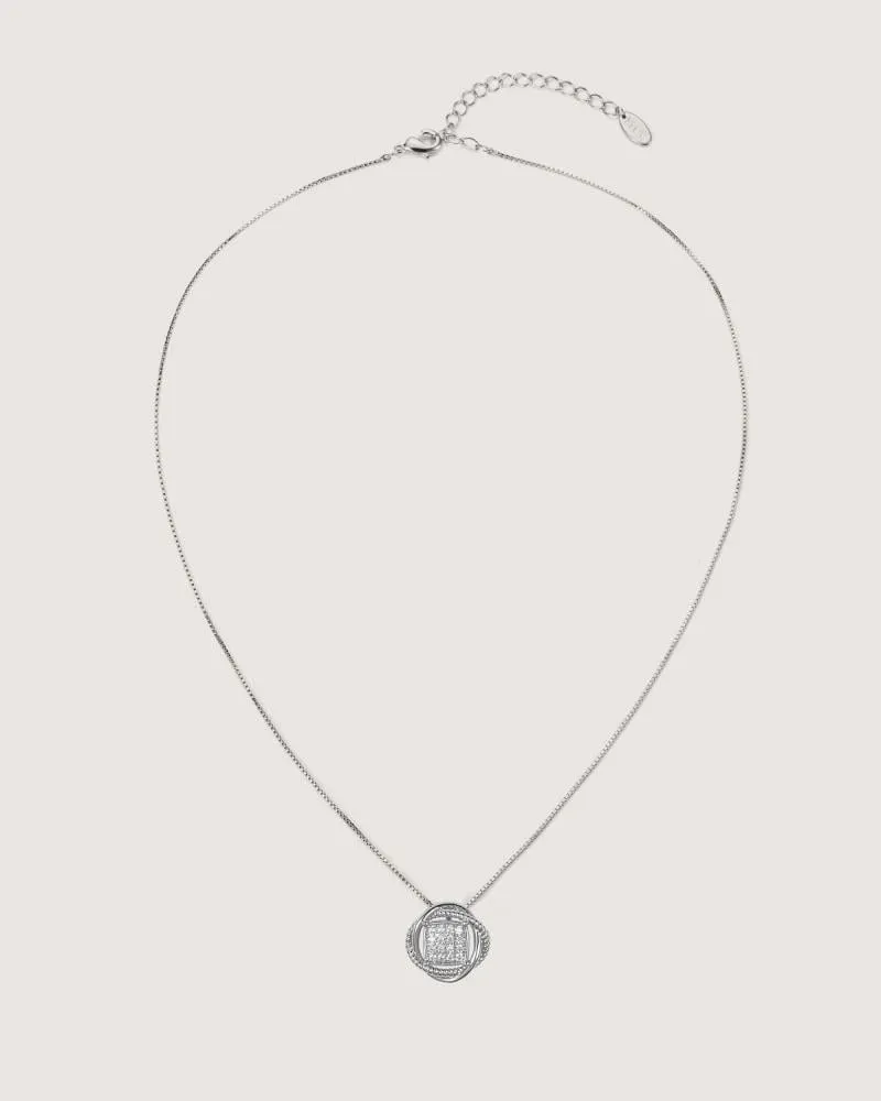 توفير سلسال ينسجم مع أناقتك بلون فضي من زايروس خلال ساعه أو ربما أقل مناسب جداً لتقديمة كهديه