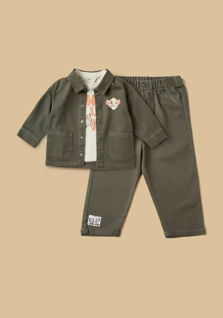 توفير ملابس طقم بنطلون وجاكيت وتيشيرت بطبعات من ماكس خلال ساعه أو ربما أقل مناسب جداً لتقديمة كهديه