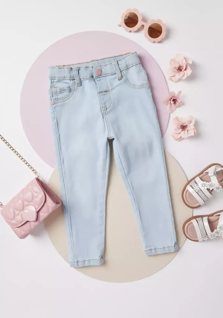 توفير ملابس بنطلون جينز طويل كومفورت فيت بـ5 جيوب ( من ماكس ) خلال ساعه أو ربما أقل مناسب جداً لتقديمة كهديه