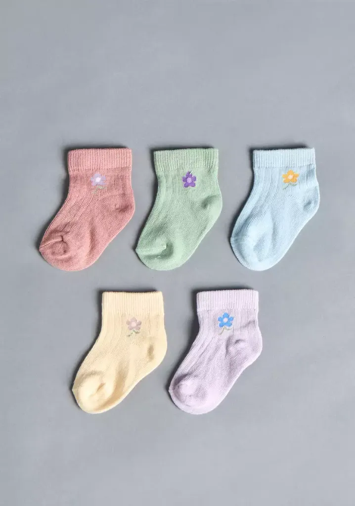 توفير ملابس طقم جوارب طول الكاحل 5 أزواج بطبعات زهرية ( من ماكس ) خلال ساعه أو ربما أقل مناسب جداً لتقديمة كهديه